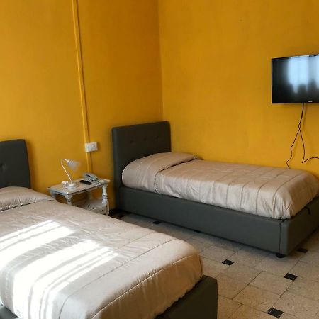 Albergo Antica Lanterna Кастелнуово ди Гарфаняна Екстериор снимка