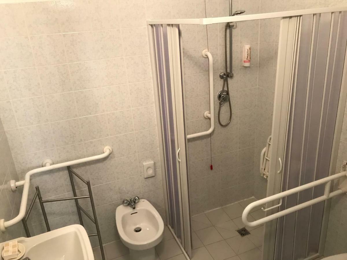 Albergo Antica Lanterna Кастелнуово ди Гарфаняна Екстериор снимка