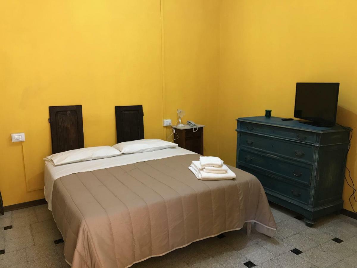 Albergo Antica Lanterna Кастелнуово ди Гарфаняна Екстериор снимка