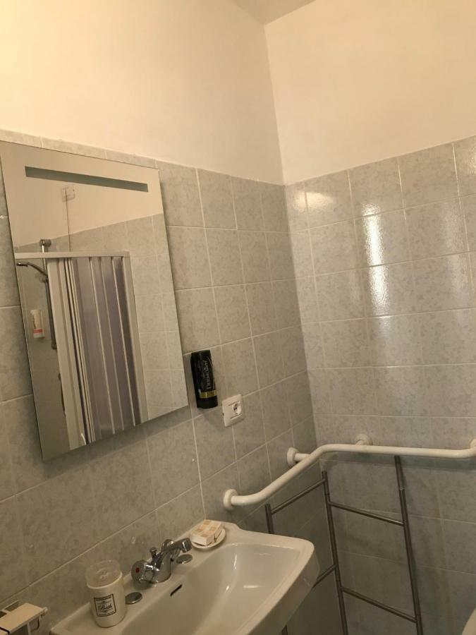 Albergo Antica Lanterna Кастелнуово ди Гарфаняна Екстериор снимка