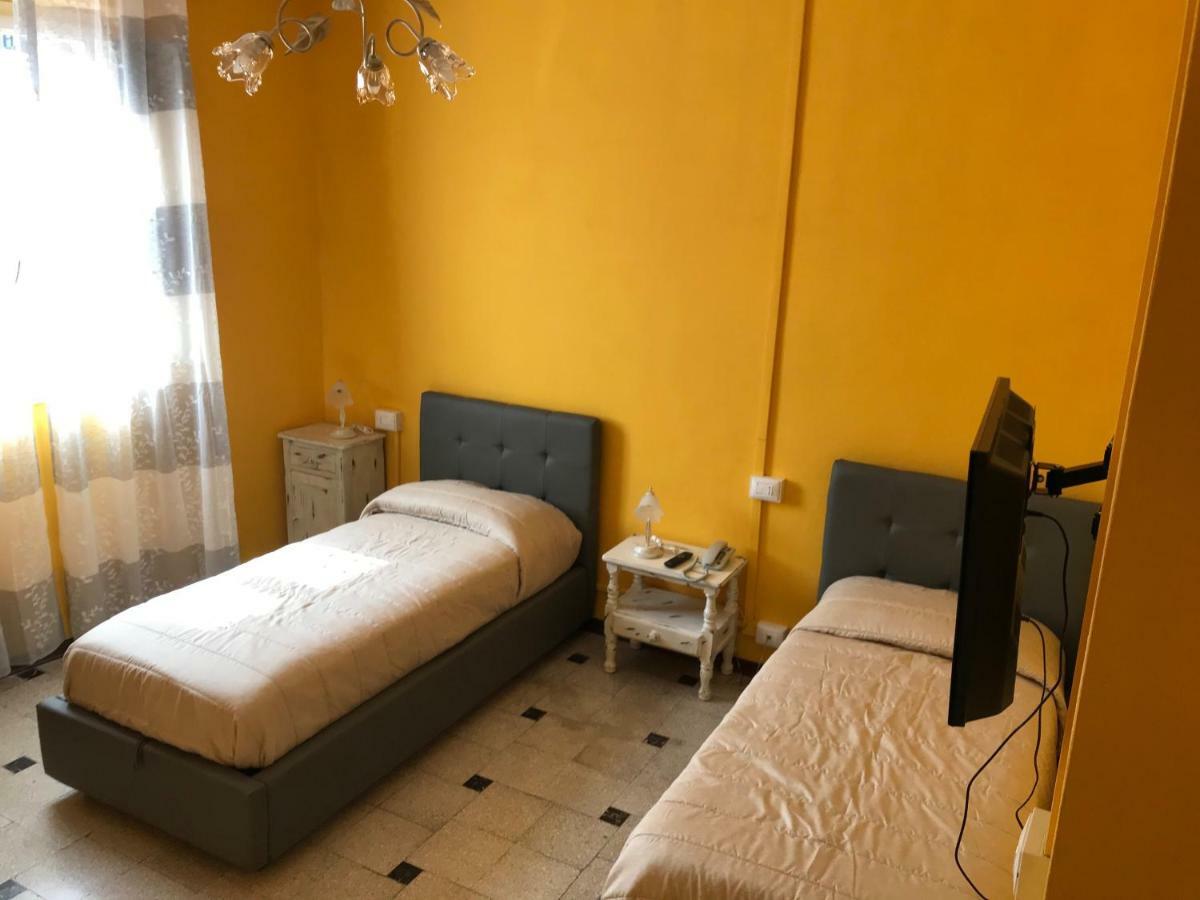 Albergo Antica Lanterna Кастелнуово ди Гарфаняна Екстериор снимка