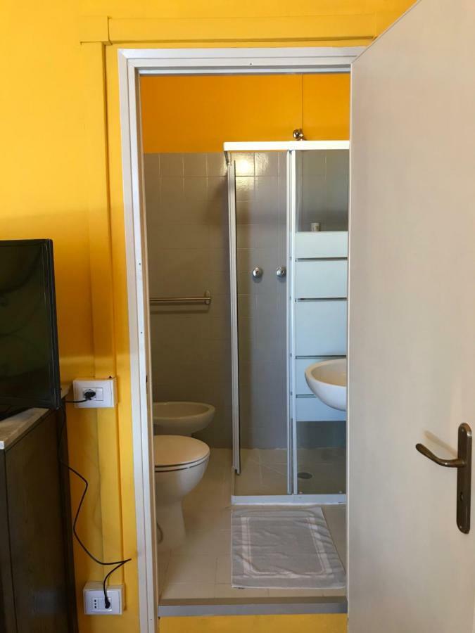 Albergo Antica Lanterna Кастелнуово ди Гарфаняна Екстериор снимка