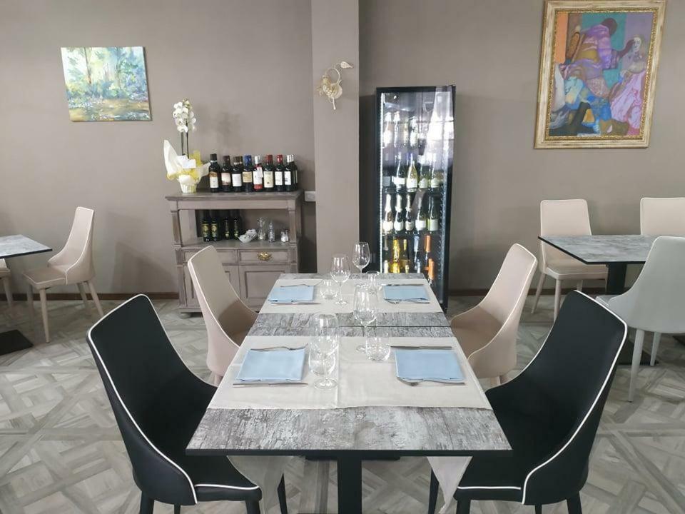 Albergo Antica Lanterna Кастелнуово ди Гарфаняна Екстериор снимка