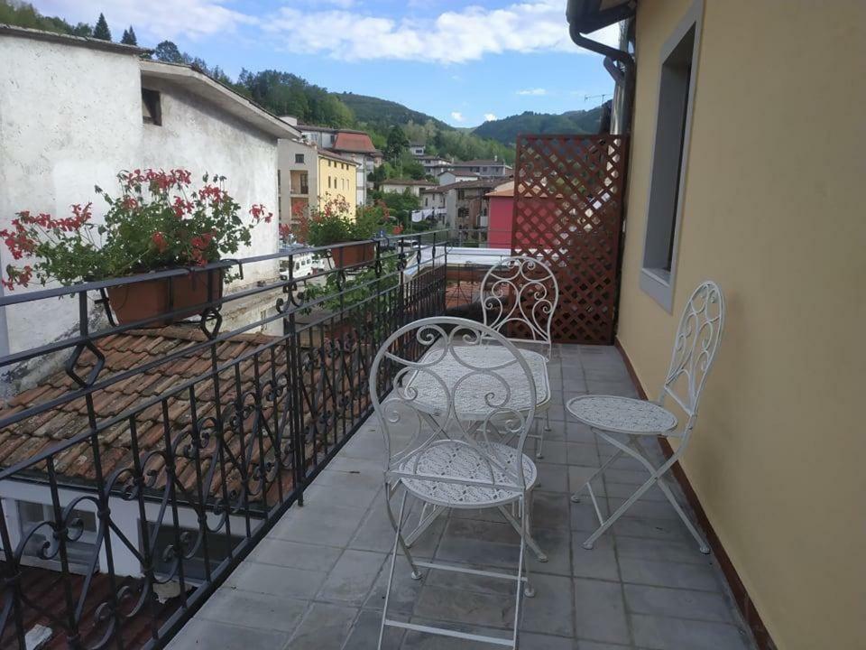 Albergo Antica Lanterna Кастелнуово ди Гарфаняна Екстериор снимка